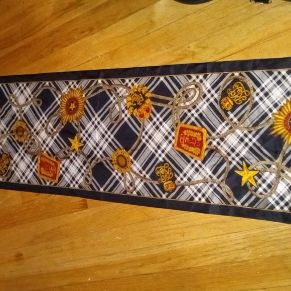 Lauren Ralph Lauren Scarf - Picture 2 of 4